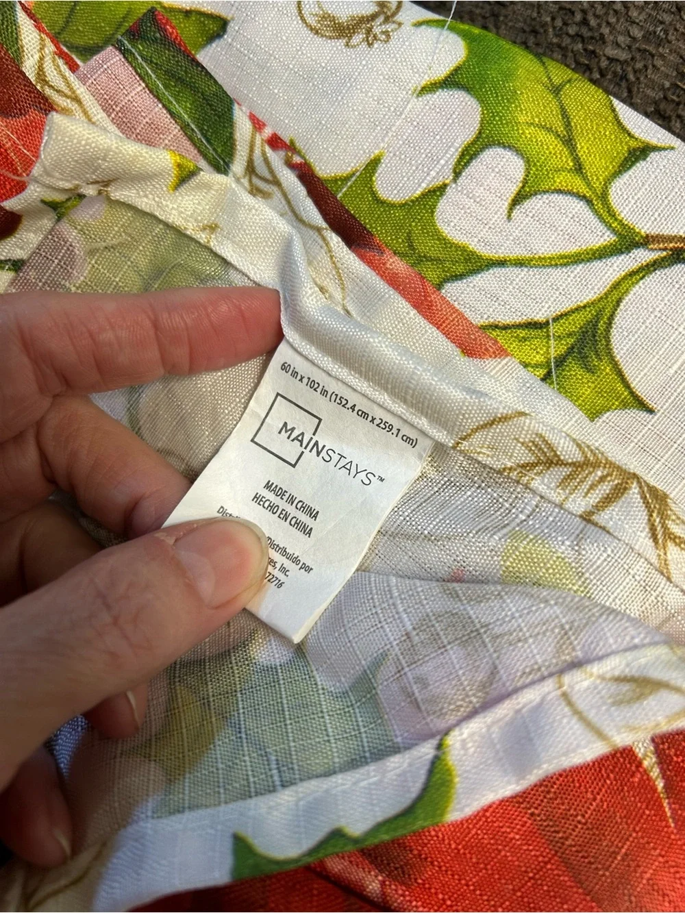 Lot of 3 Mainstays Poinsettia Linen-Style Tablecloths in Red & Green